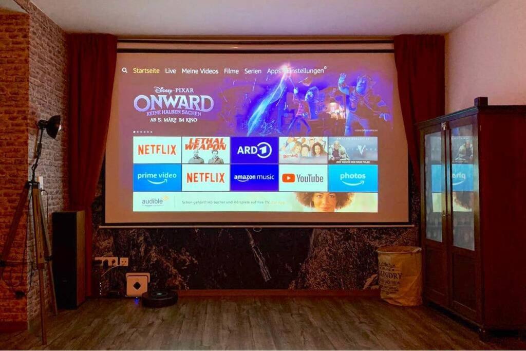 Home Cinema, Parking Space Вюрцбург Экстерьер фото