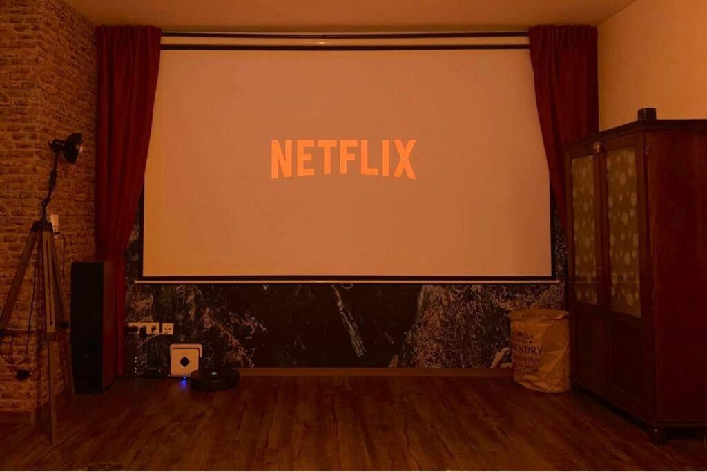 Home Cinema, Parking Space Вюрцбург Экстерьер фото