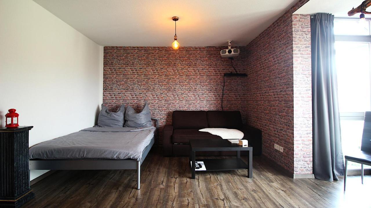 Home Cinema, Parking Space Вюрцбург Экстерьер фото
