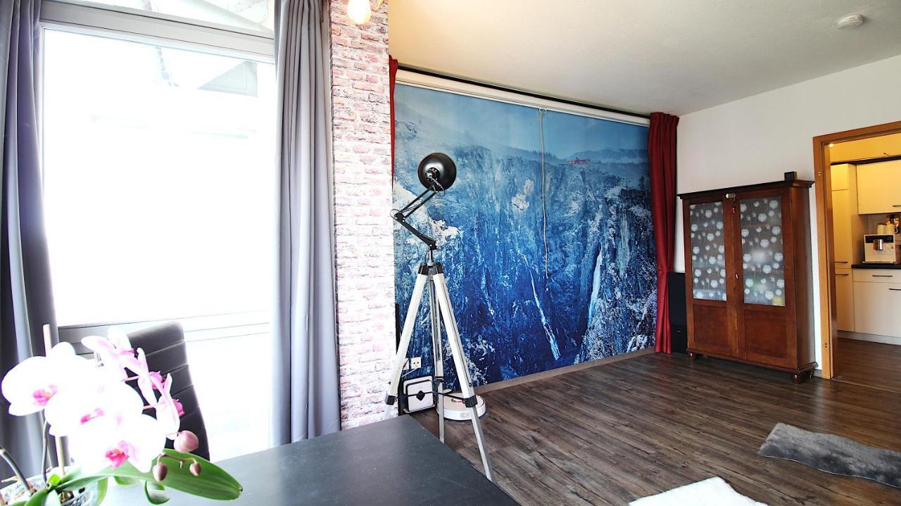 Home Cinema, Parking Space Вюрцбург Экстерьер фото